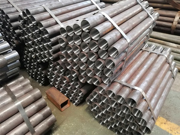 地道钢花管种类琳琅满目，规格不可偻指算